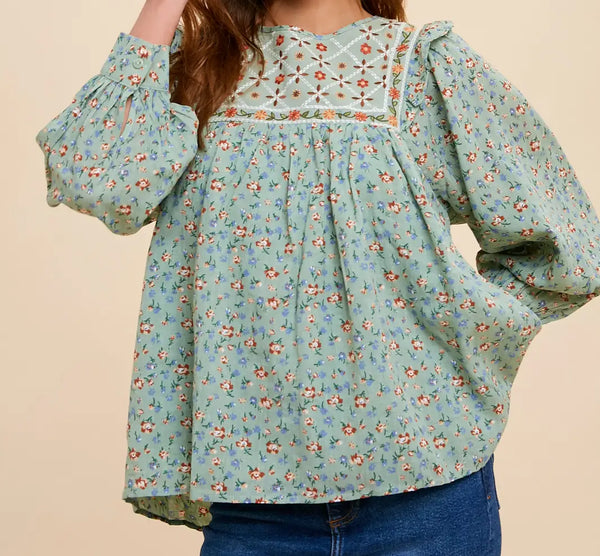 Floral Embroidered 3/4 Sleeve Blouse